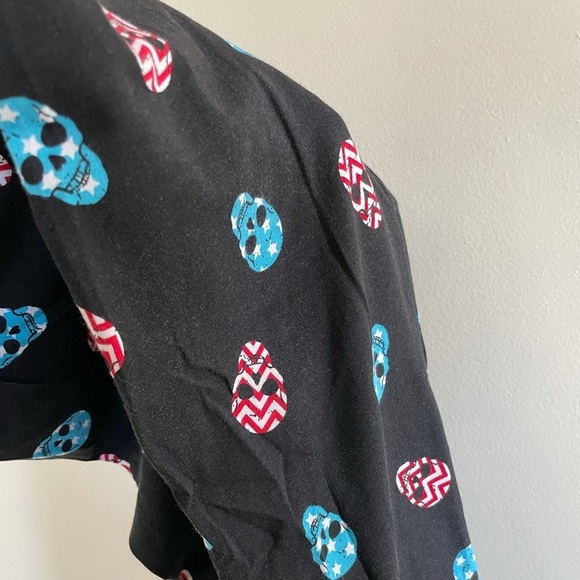 No Boundaries American Skull Black Faded Low Rise Capri Leggings Juniors Small - Picture 10 of 15